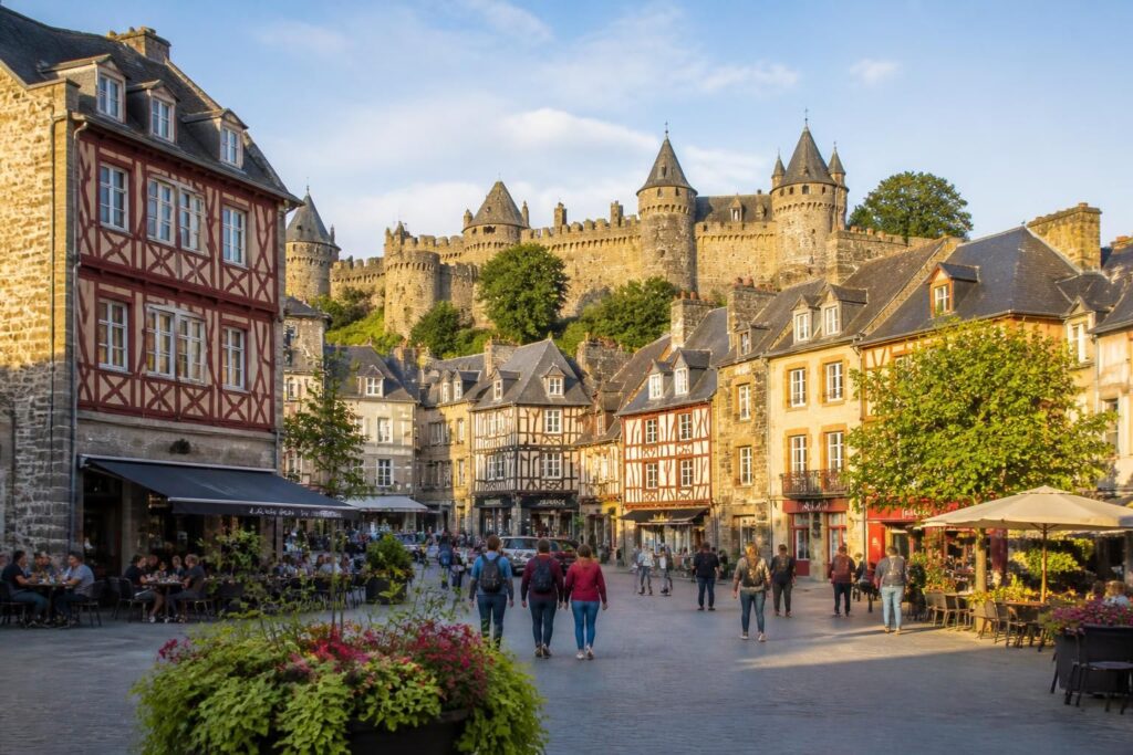 découvrez vitré en bretagne : infos pratiques, histoire, sites incontournables et conseils pour visiter cette charmante ville médiévale.